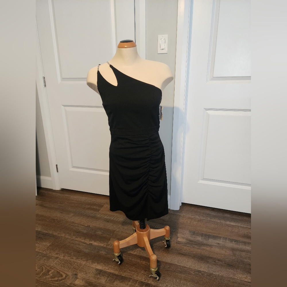 Emerald Sundae Black One Shoulder Dress